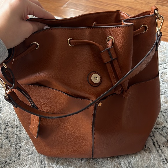 Tan backpack - Picture 3 of 4